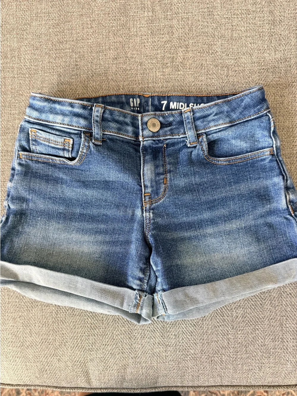 GAP Rolled Cuff Mid-Rise Denim Shorts in Light Blue